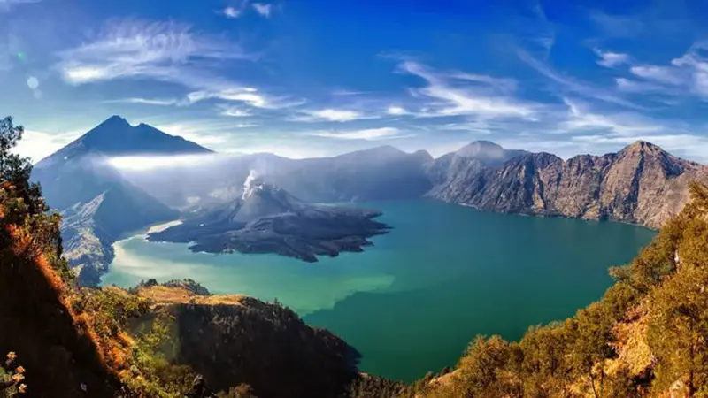 Gunung Rinjani: Jelajahi Keindahan Pendakian