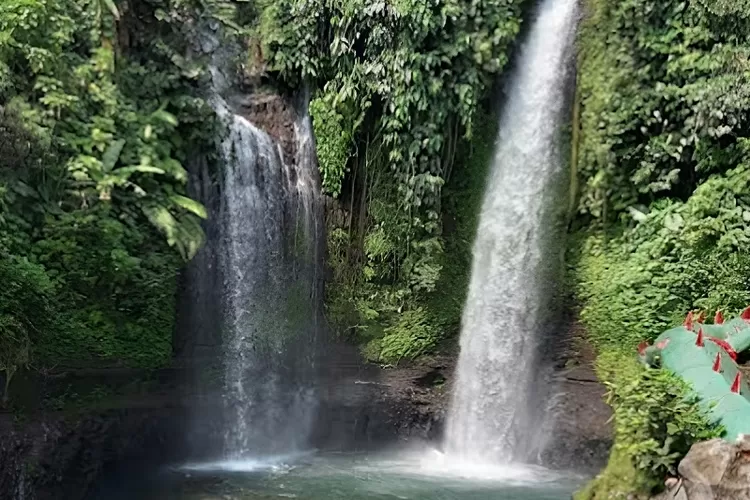 7 Air Terjun Tersembunyi Jawa Barat Wajib Dikunjungi 2025 – Hidden Gems yang Lagi Naik Daun
