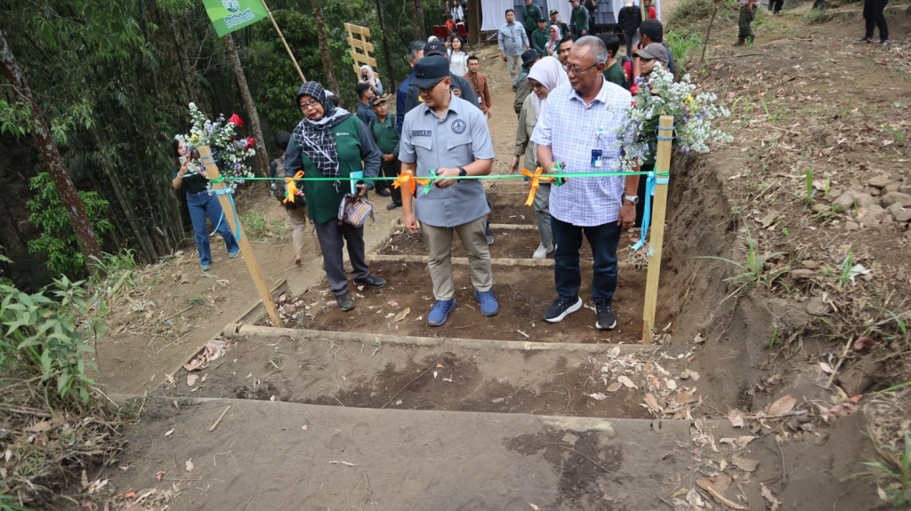 Zero Waste Traveling 2025: Lima Habit Pendaki Bertanggung Jawab