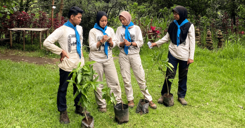 Zero Waste Traveling 2025: Lima Habit Pendaki Bertanggung Jawab