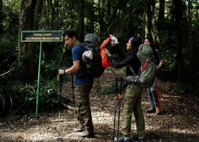 7 Tips Caving Adventure Aman di Indonesia Wajib Coba